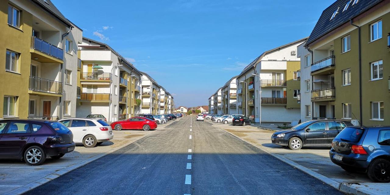 Montana Studios Brasov Bagian luar foto